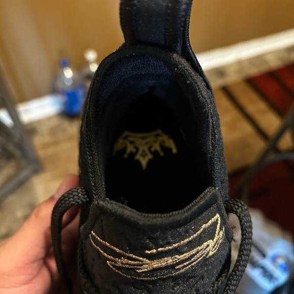 New Lebron 16 I’m King shoes 👟 I had these since 2018 - Picture 6 of 12